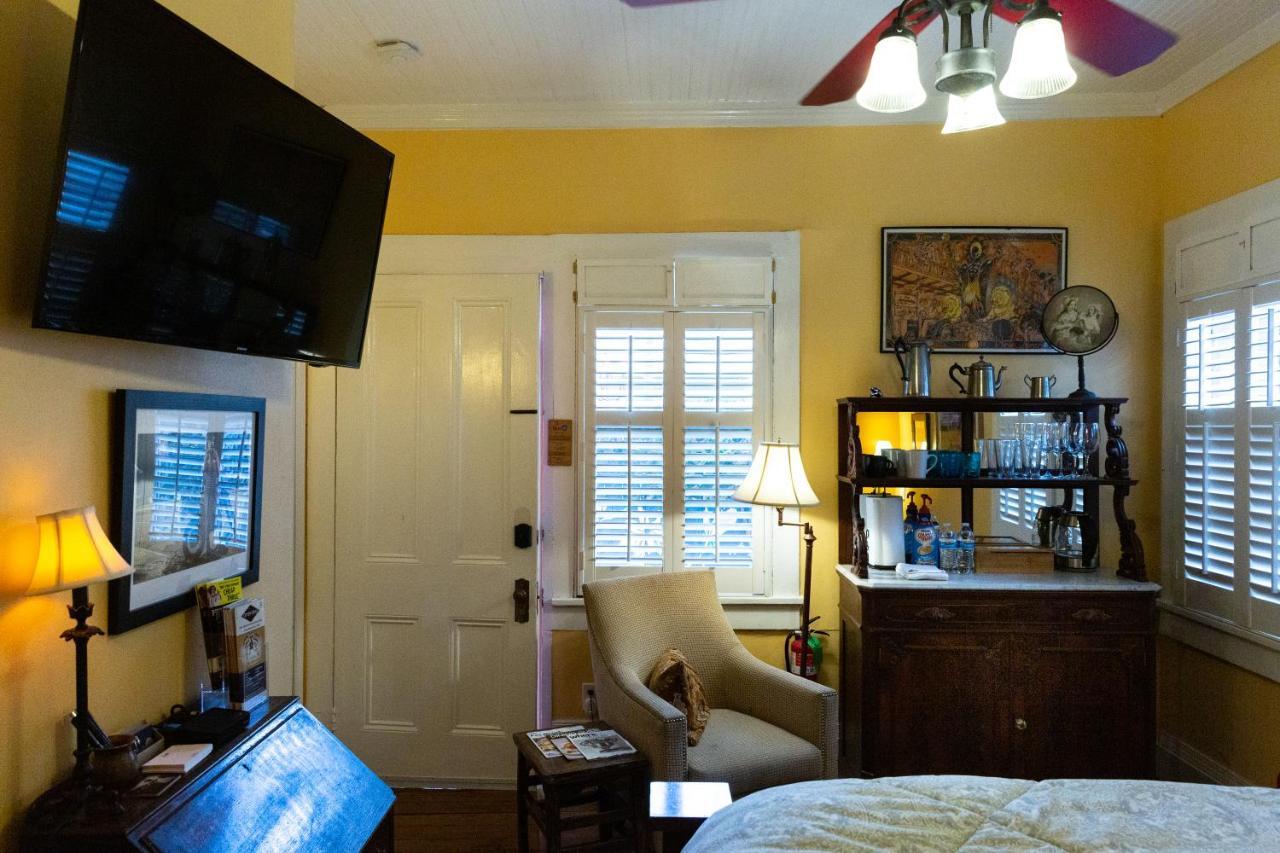 Inn The Blue60 Marigny 3*